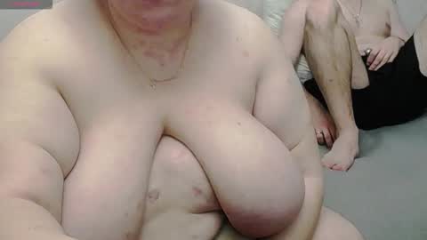 Snapshot of licablack chatting on 12.19.25 LicaBlack online show from 12.19.25