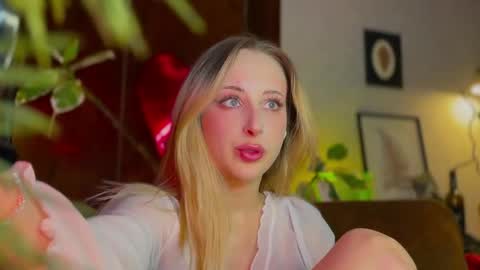 Snapshot of lierie chatting on 02.14.26 its my birthday today so im offline but id be so happy if you felt like sending me a birthday love while im away online show from 02.14.26