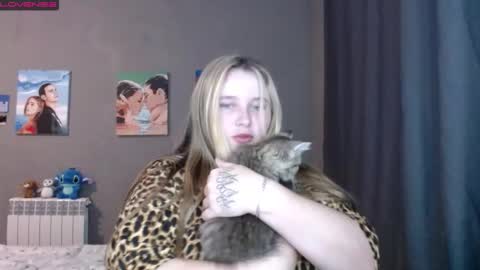 light_lunaa online show from 09.12.25