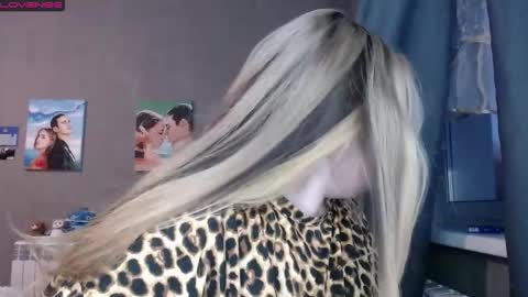 light_lunaa online show from 09.16.25