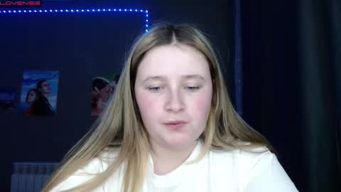 light_lunaa online show from 10.11.25