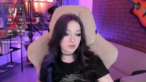 Snapshot of lii_luu chatting on 11.12.25 LiLu online show from 11.12.25