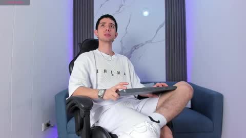 Snapshot of liiamhudson_ chatting on 09.10.25 L I I A M online show from 09.10.25