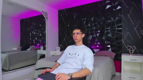 Snapshot of liiamhudson_ chatting on 09.14.25 L I I A M online show from 09.14.25