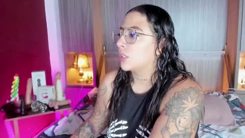         online show from 03.05.25