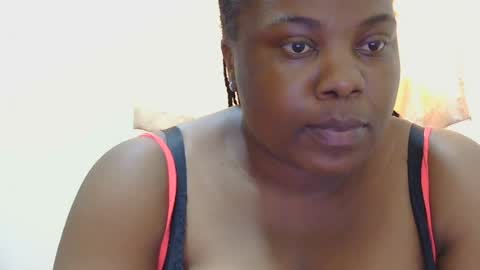Snapshot of liilcutiee chatting on 06.18.26 Lily online show from 06.18.26