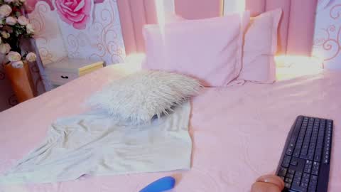 Snapshot of liily_hot chatting on 01.11.25 LIILY online show from 01.11.25