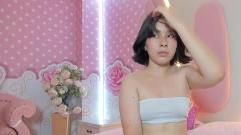 Snapshot of liily_hot chatting on 02.25.25 LIILY online show from 02.25.25