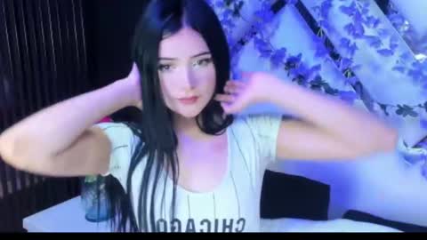 Snapshot of liinzy_rouse chatting on 12.01.25 Brittany online show from 12.01.25