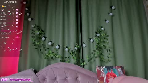 Snapshot of lika_moon chatting on 01.18.25 Lika online show from 01.18.25