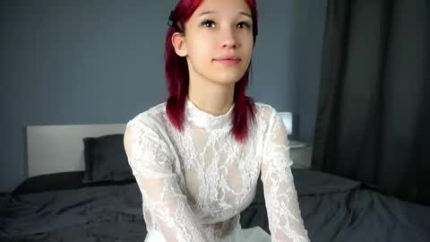 Snapshot of likalens chatting on 11.01.25 Emi online show from 11.01.25