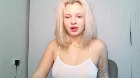 Snapshot of like_a_princess chatting on 07.18.26 Anna and Bella online show from 07.18.26