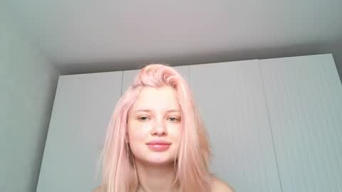 Snapshot of like_sun chatting on 06.25.26 Call me Anna online show from 06.25.26