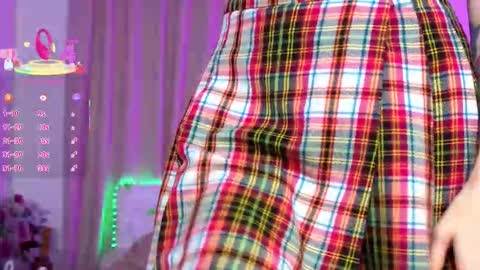 Snapshot of lil_bella_g chatting on 10.18.25 Lil Bella G online show from 10.18.25