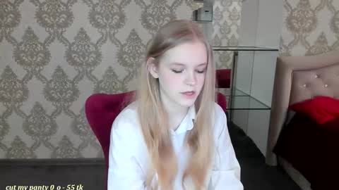 Snapshot of lil_cookie_monster chatting on 02.25.26 Erica online show from 02.25.26