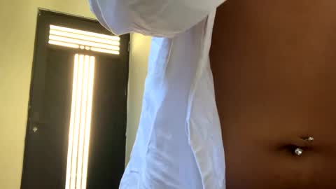 Snapshot of lil_ith chatting on 12.08.24 Lilith online show from 12.08.24