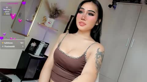 Snapshot of lil_m1ss_silly chatting on 10.04.25 Miss Lily online show from 10.04.25