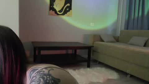 Snapshot of lil_reya chatting on 09.26.25 INST Lil happines s online show from 09.26.25