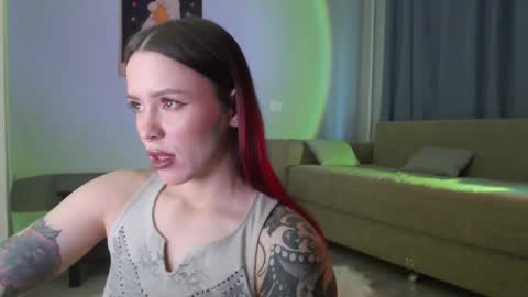 Snapshot of lil_reya chatting on 11.03.25 INST Lil happines s online show from 11.03.25