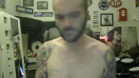 Snapshot of lil_tea_break_6996 chatting on 02.15.25 t online show from 02.15.25