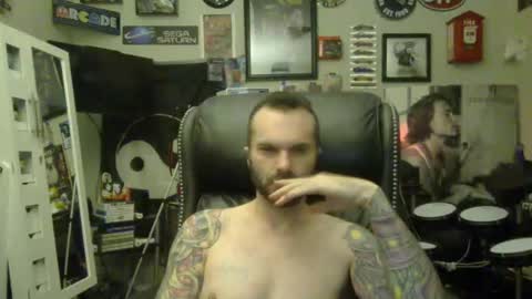 Snapshot of lil_tea_break_6996 chatting on 02.16.25 t online show from 02.16.25