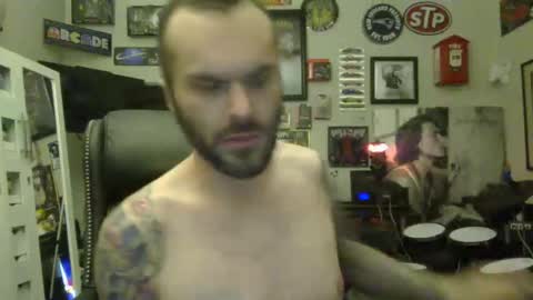 Snapshot of lil_tea_break_6996 chatting on 02.17.25 t online show from 02.17.25