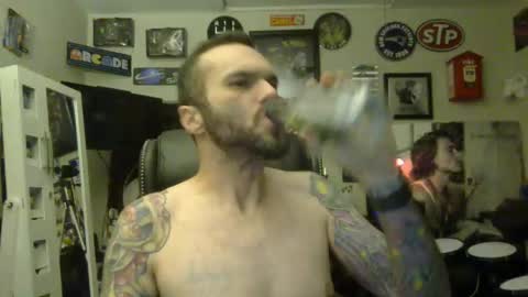 Snapshot of lil_tea_break_6996 chatting on 02.19.25 t online show from 02.19.25