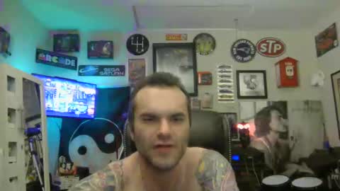 Snapshot of lil_tea_break_6996 chatting on 03.09.25 t online show from 03.09.25