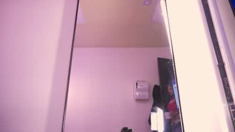 Snapshot of lila_cohen chatting on 06.15.26 L I L A online show from 06.15.26