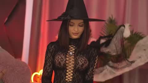 Lila The Hottie online show from 10.24.25