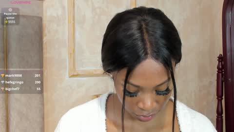 Snapshot of lilabeily chatting on 01.03.25 lila bailey online show from 01.03.25