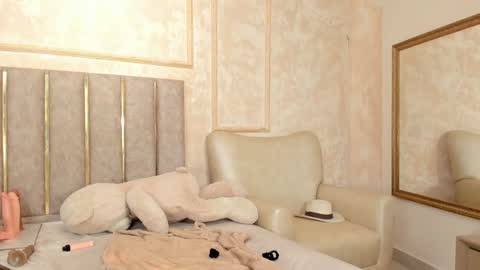 Snapshot of lilabeily chatting on 02.05.25 lila bailey online show from 02.05.25