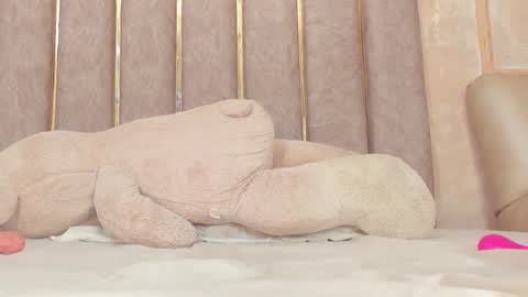 Snapshot of lilabeily chatting on 02.11.25 lila bailey online show from 02.11.25