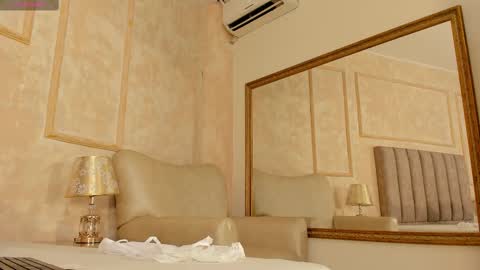 Snapshot of lilabeily chatting on 02.19.25 lila bailey online show from 02.19.25