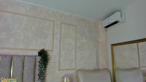 Snapshot of lilabeily chatting on 09.08.25 lila bailey online show from 09.08.25