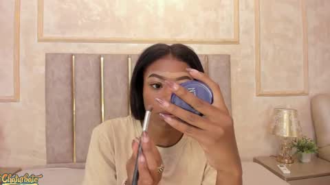 Snapshot of lilabeily chatting on 10.07.25 lila bailey online show from 10.07.25