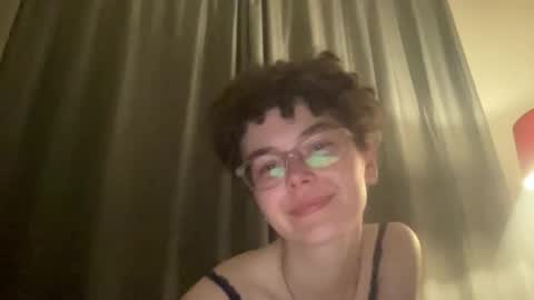 Snapshot of lilac_dreamsss chatting on 05.20.26 lilac_dreamsss online show from 05.20.26