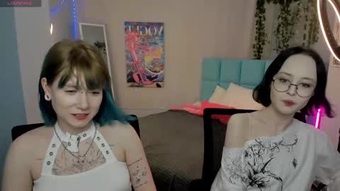 Snapshot of lilac_muse chatting on 05.11.26 Lili online show from 05.11.26