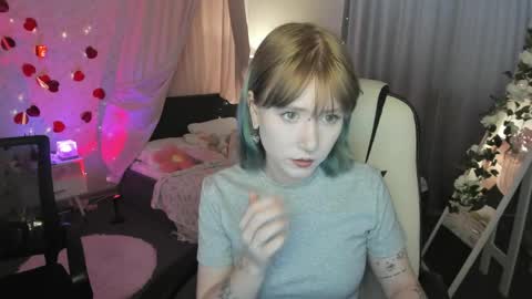 Snapshot of lilac_muse chatting on 05.29.26 Lili online show from 05.29.26