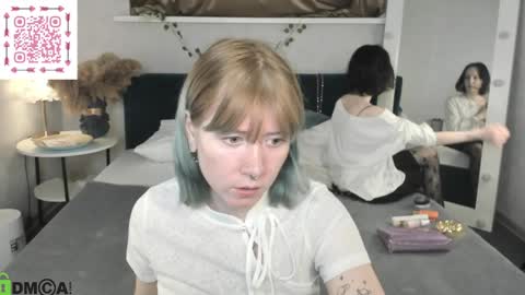 Snapshot of lilac_muse chatting on 05.30.26 Lili online show from 05.30.26