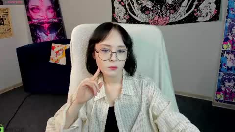 Snapshot of lilac_muse chatting on 06.25.26 Lili online show from 06.25.26