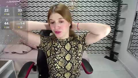 Snapshot of lilafave chatting on 02.15.25 Dove online show from 02.15.25