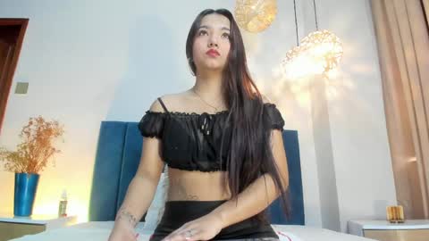 Lila Ross online show from 05.11.26