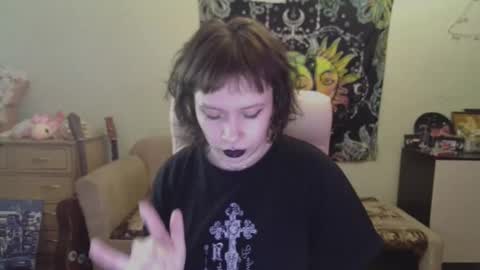 Snapshot of lileyfoxxx chatting on 12.04.24 Lil online show from 12.04.24