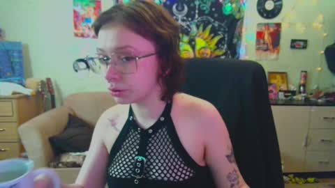 Snapshot of lileyfoxxx chatting on 01.21.25 Lil online show from 01.21.25