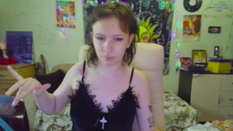 Snapshot of lileyfoxxx chatting on 02.27.25 Lil online show from 02.27.25