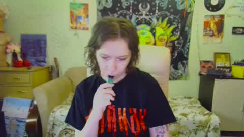 Snapshot of lileyfoxxx chatting on 02.28.25 Lil online show from 02.28.25