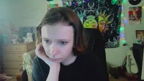 Snapshot of lileyfoxxx chatting on 09.11.25 Lil online show from 09.11.25