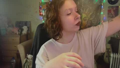 Snapshot of lileyfoxxx chatting on 09.15.25 Lil online show from 09.15.25