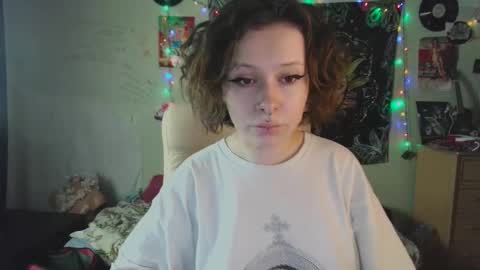 Snapshot of lileyfoxxx chatting on 10.18.25 Lil online show from 10.18.25